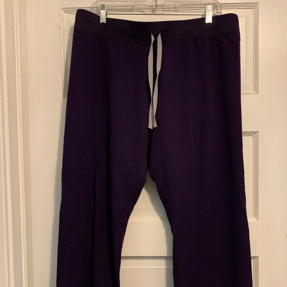 Figs Livingston large petite purple LP